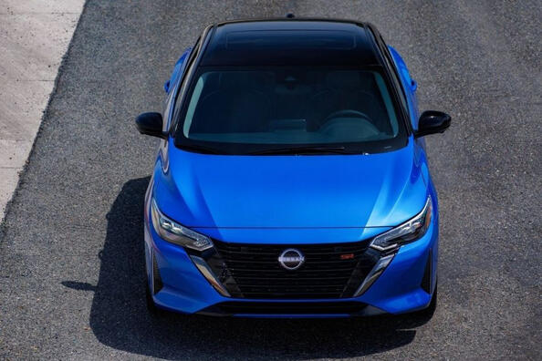 Nissan Sentra 2023: vidējās klases sedans ar atjaunotu dizainu