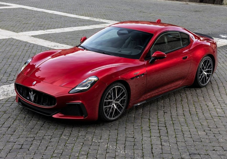 II paaudzes Maserati GranTurismo luksusa kupejas apskats