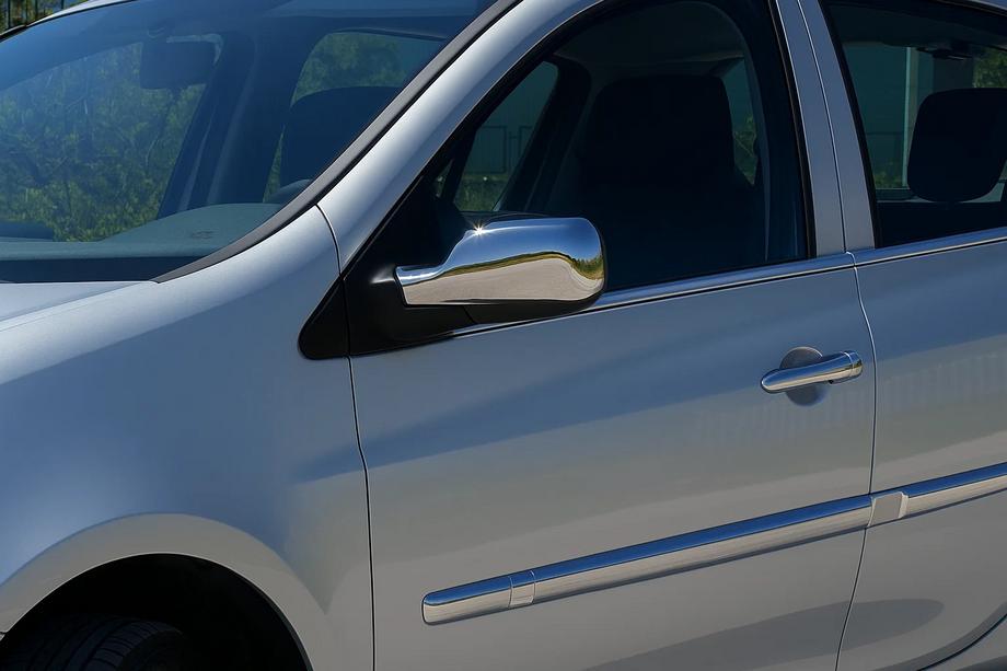 Renault Clio III 2005–2012 Ārējās logu apmales (4 gab., nerūsējošais tērauds) Carmos – turku nerūsējošais tērauds Image