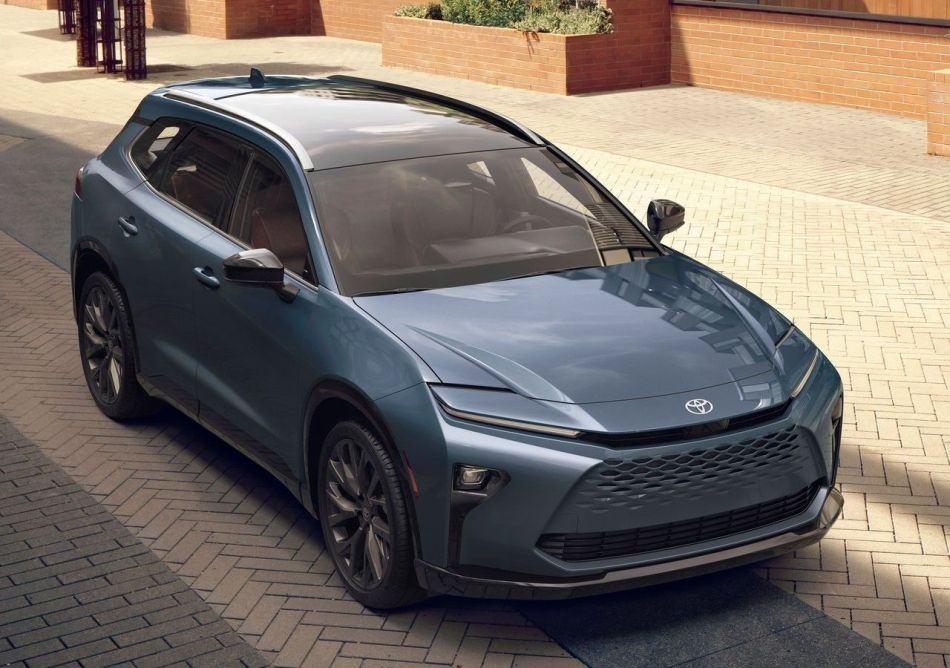 Apskats: jaunais Toyota Crown Signia krosovers