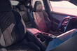 Peugeot e-3008 elektriskā krosovera apskats foto 6