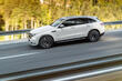 Elektriskā krosovera Mercedes-Benz EQC apskats foto 2