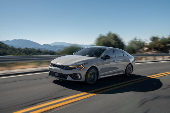 Kia K5 2023 apskats: atjaunināts biznesa klases sedans