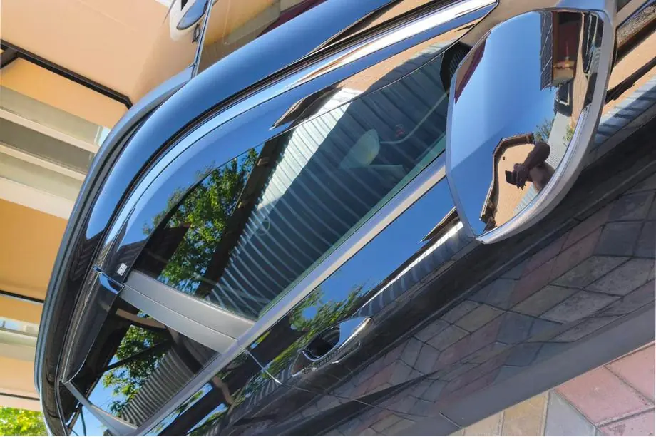 Hyundai Kona 2023– Logu vēja deflektori ar hromētu līsti (4 gab., Niken) Foto 8