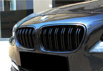 BMW 5. sērija F10/F11 2010–2016 Nieres restes M-Look (spīdīgi melnas) foto 7