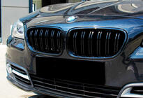 BMW 5. sērija F10/F11 2010–2016 Nieres restes M-Look (spīdīgi melnas) foto 1