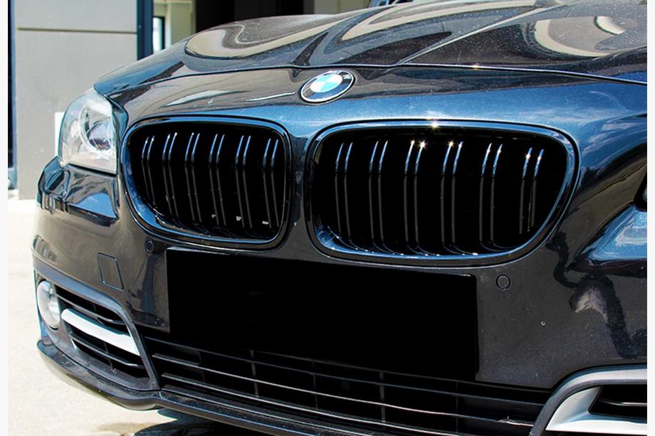 BMW 5. sērija F10/F11 2010–2016 Nieres restes M-Look (spīdīgi melnas) Image