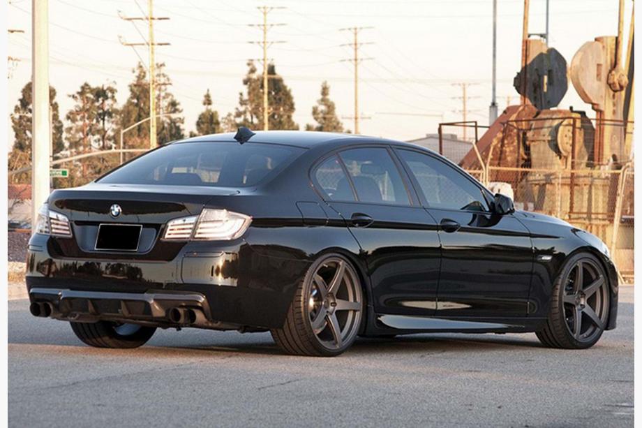 BMW 5. sērija F10/F11 2010–2016 Aizmugurējais difuzors DPT V-2 (M-Performance, spīdīgi melns) Foto 4
