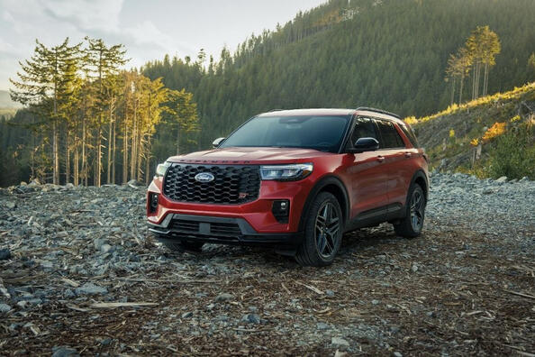 Atjauninātā amerikāņu SUV Ford Explorer 2024 apskats