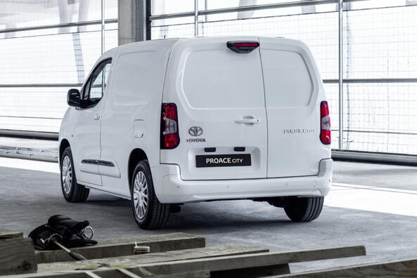 Apskats: kompaktais furgons Toyota Proace City Van Foto 4