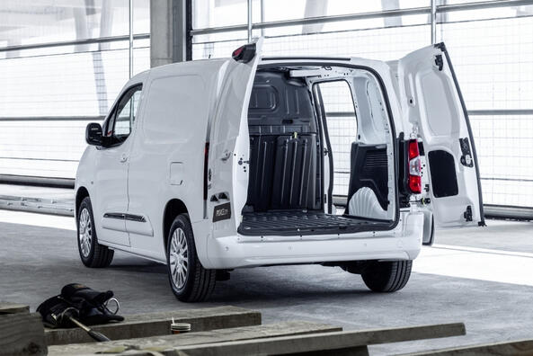 Apskats: kompaktais furgons Toyota Proace City Van Foto 5