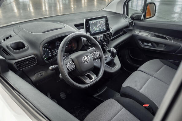 Apskats: kompaktais furgons Toyota Proace City Van Foto 6