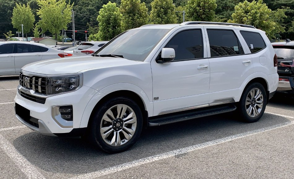 Kia Mohave: atjauninātā pilna izmēra apvidus auto apskats