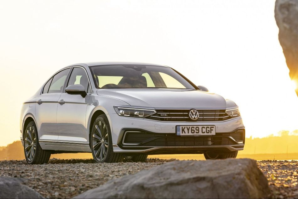 Volkswagen Passat GTE: hibrīda sedana apskats