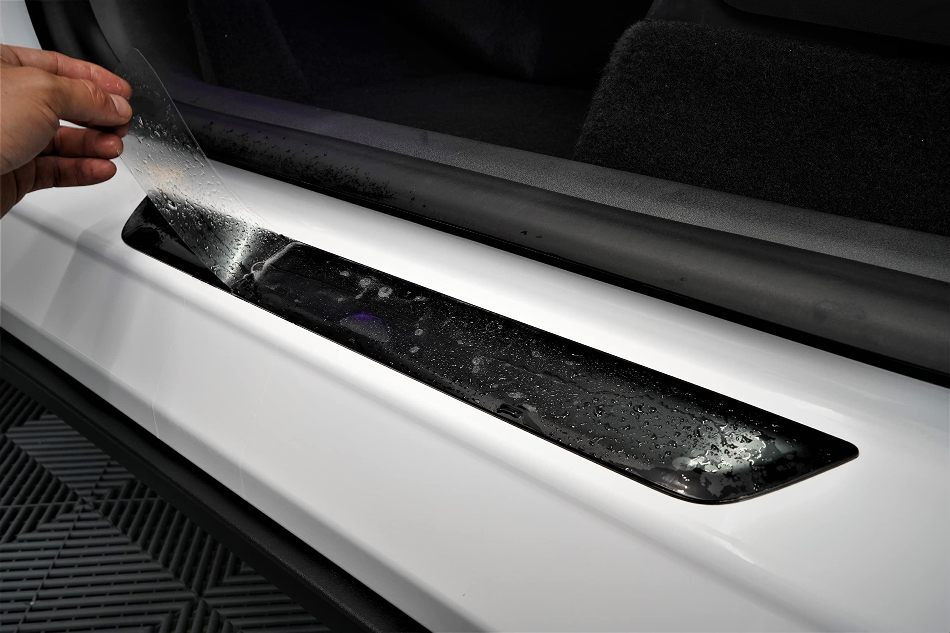 Kā pasargāt automašīnas sliekšņus no mehāniskiem bojājumiem?