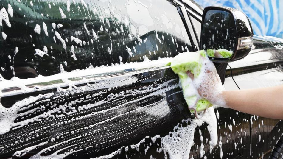 Vai auto drīkst mazgāt ar sadzīves līdzekļiem?