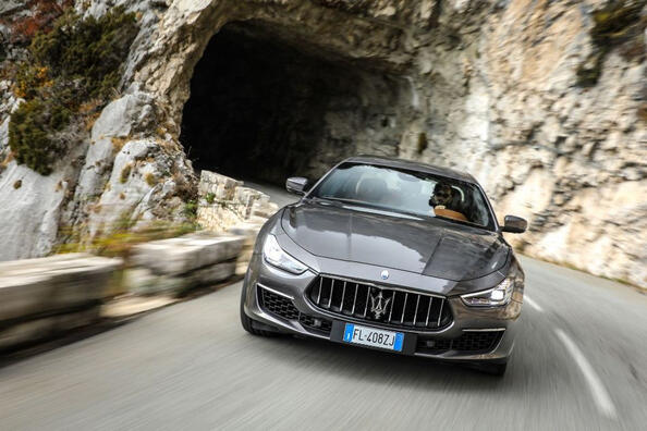 Apskats: augstas veiktspējas itāļu sedans Maserati Ghibli Foto 1