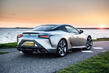 Lexus LC 500h: hibrīda sporta auto foto 3