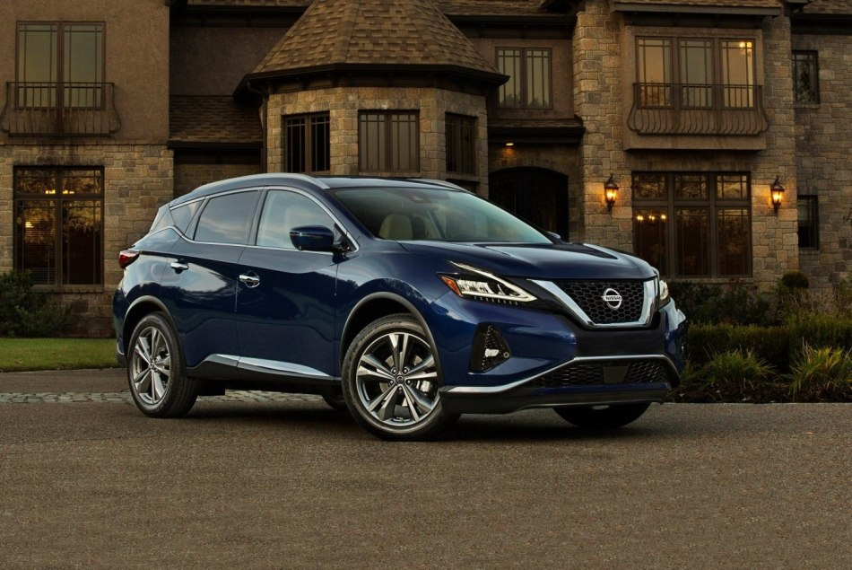 Stilīgā un komfortablā krosovera Nissan Murano apskats