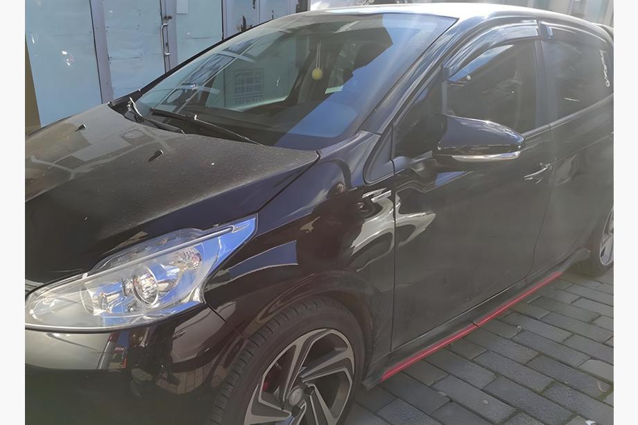 Peugeot 208 2012–2019 Spoguļu vāciņi BMW-Style (2 gab.) Foto 1
