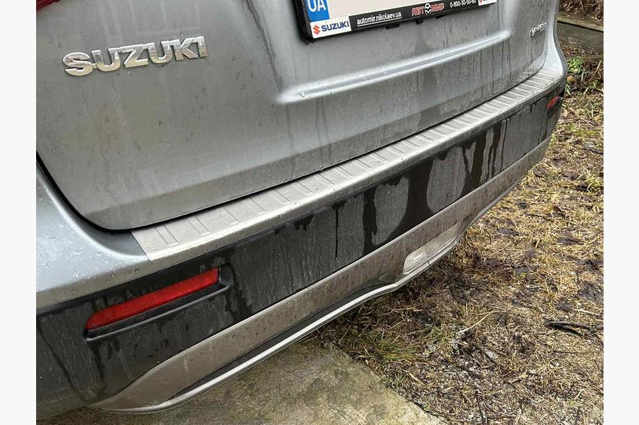 Suzuki Vitara 2015– Aizmugurējā bufera uzlika Carmos (nerūsējošais tērauds) Foto 1