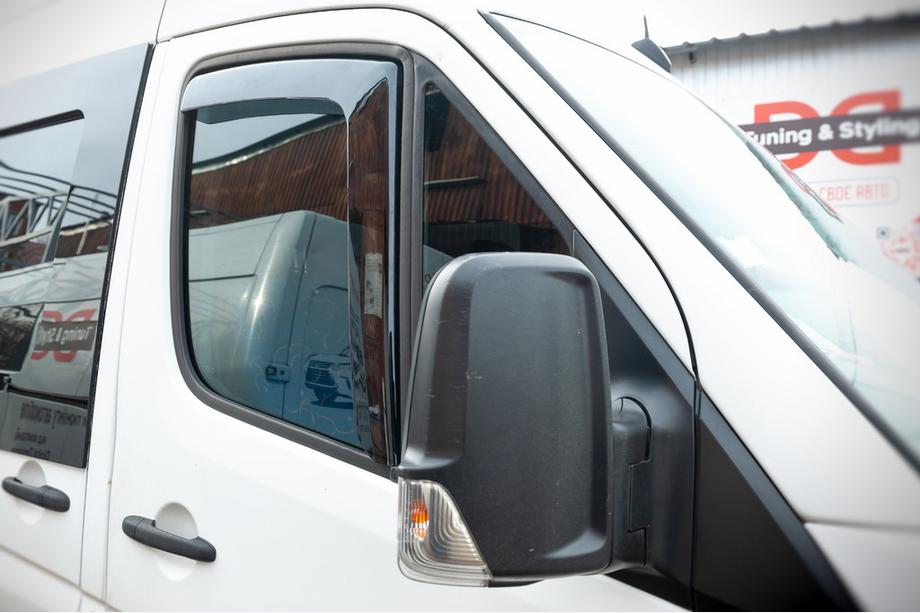 Mercedes Sprinter W906 2006–2018 Logu vēja deflektori, ievietojami (daļēji caurspīdīgi, 2 gab., Cagatay) Foto 3