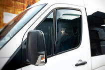 Volkswagen Crafter 2006–2016 Logu vēja deflektori, ievietojami (daļēji caurspīdīgi, 2 gab., Cagatay) foto 3
