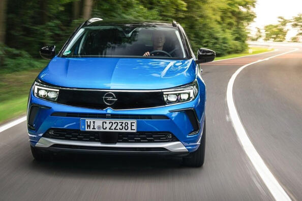 Opel Grandland: atjauninātā krosovera apskats
