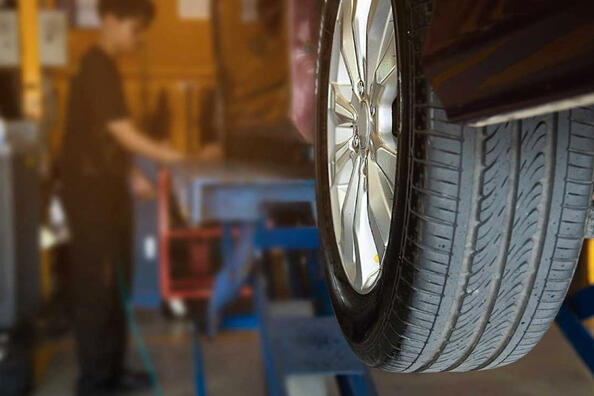 Kā izvēlēties ideālās riepas savam automobilim: padomi un ieteikumi