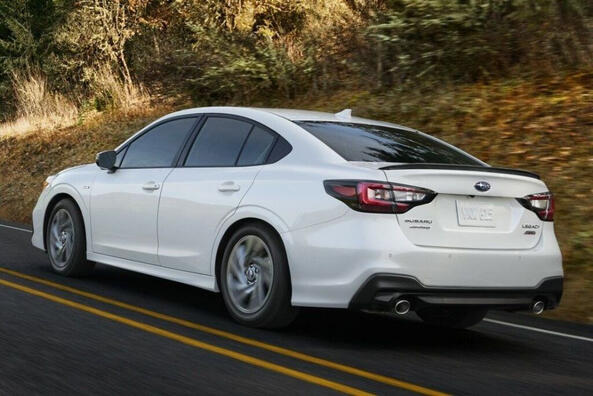 Subaru Legacy 2022: atjauninātā VII paaudzes sedana apskats Foto 3