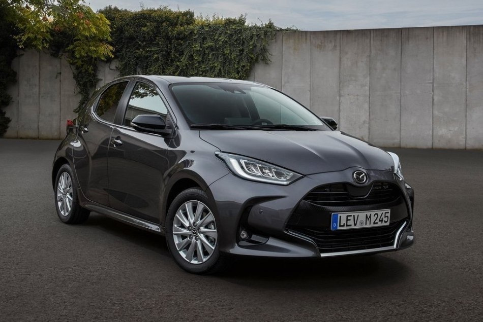 Subkompakts hečbeks: Mazda 2 Hybrid