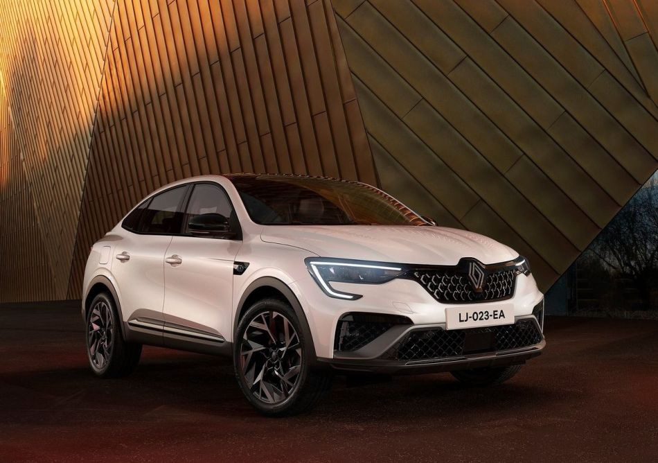 Renault Arkana 2023 feislifta versijas apskats