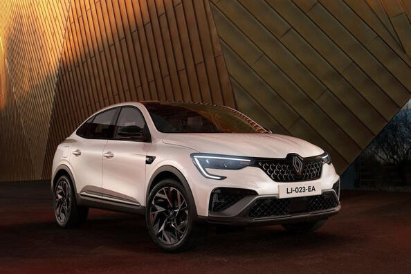 Renault Arkana 2023 feislifta versijas apskats