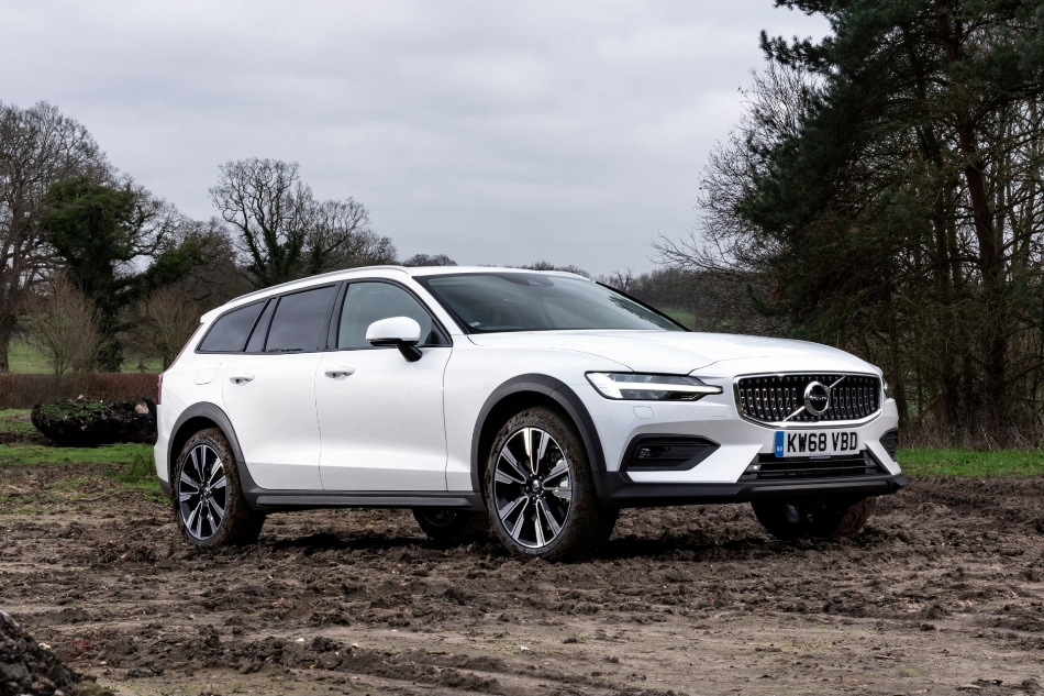 Otrās paaudzes Volvo V60 Cross Country universāļa apskats