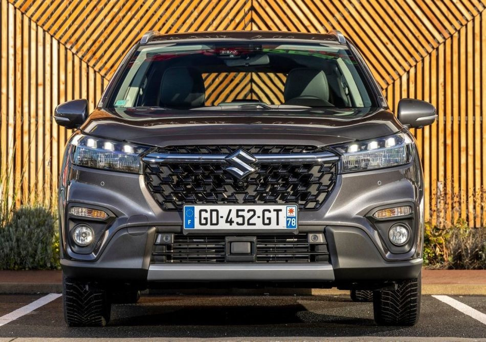 Ko piedāvā Suzuki S-Cross: pārskats par specifikācijām un aprīkojumu