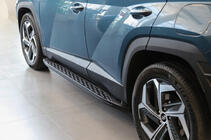 Hyundai Tucson NX4 2021– Sānu sliekšņi Shining Black (2 gab., alumīnijs) foto 9