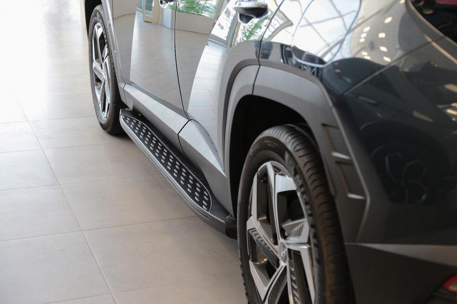 Hyundai Tucson NX4 2021– Sānu sliekšņi Shining Black (2 gab., alumīnijs) Image