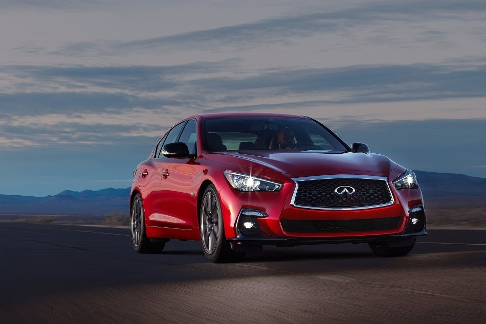 Premium sedana Infiniti Q50 apskats