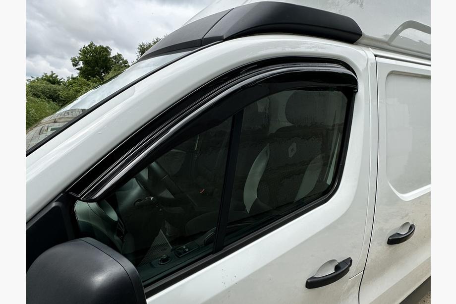 Opel Vivaro 2015–2019 Logu vēja deflektori EuroCap (2 gab.) Image