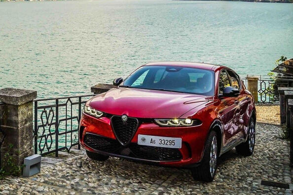 Alfa Romeo Tonale: kompakta itāļu krosovera apskats