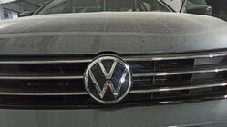 Volkswagen Jetta 2011–2018 Priekšējā emblēma foto 2