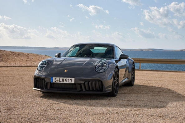 Porsche 911 Carrera sporta kupejas apskats: 2024. gada facelifts
