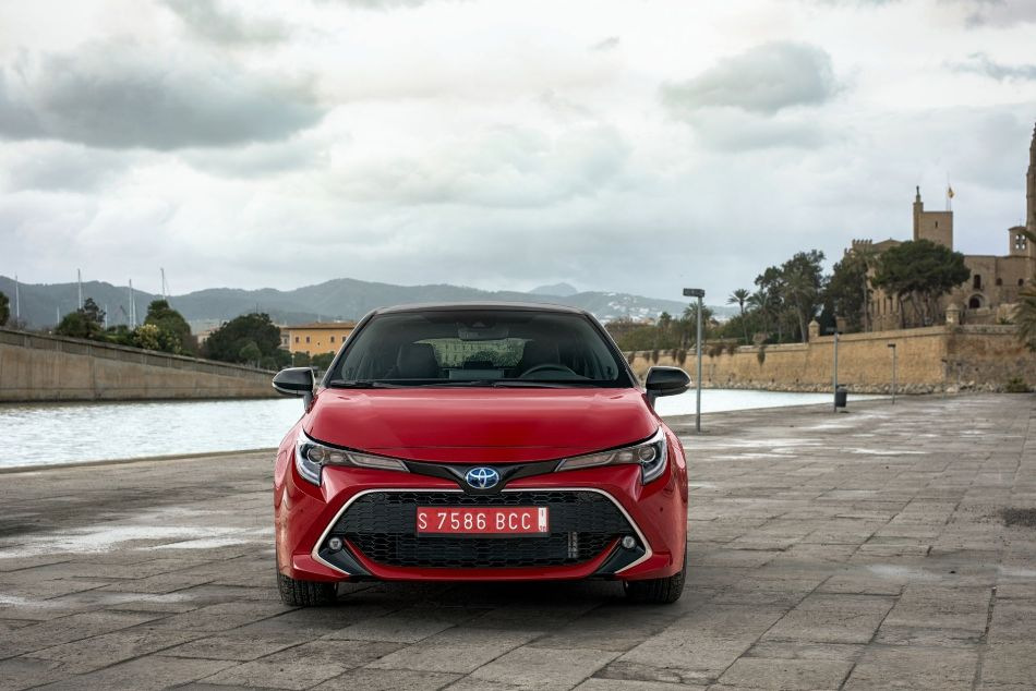 Toyota Corolla Hatchback Hybrid hečbeka apskats
