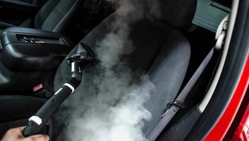 Auto ozonēšana: nepatīkamu aromātu likvidēšana