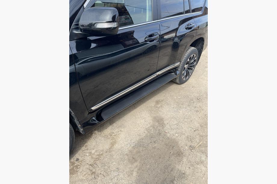 Lexus GX460 2009–2023 Sānu sliekšņi (2 gab., alumīnijs) Melna krāsa (melns sānu pakāpiens) Foto 10