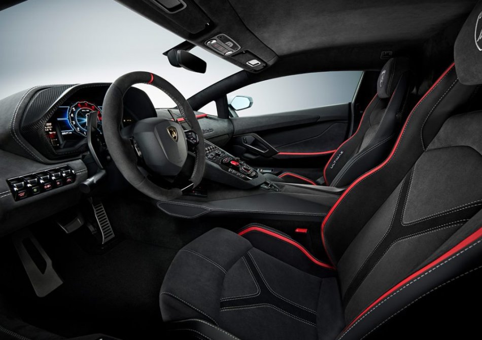 Alcantara auto tūningā: izmantošanas varianti
