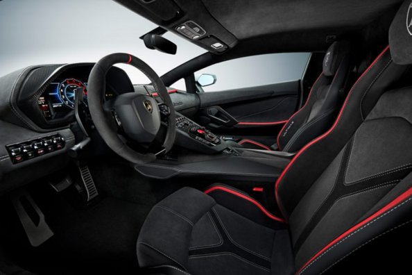 Alcantara auto tūningā: izmantošanas varianti