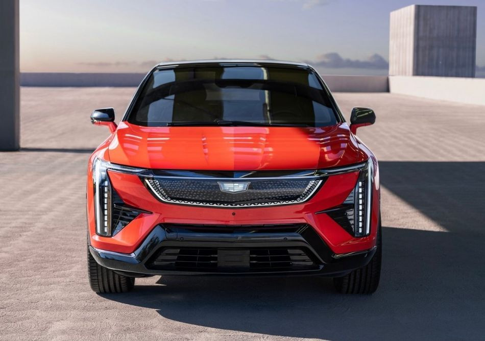Cadillac Optiq elektriskā premium krosovera apskats