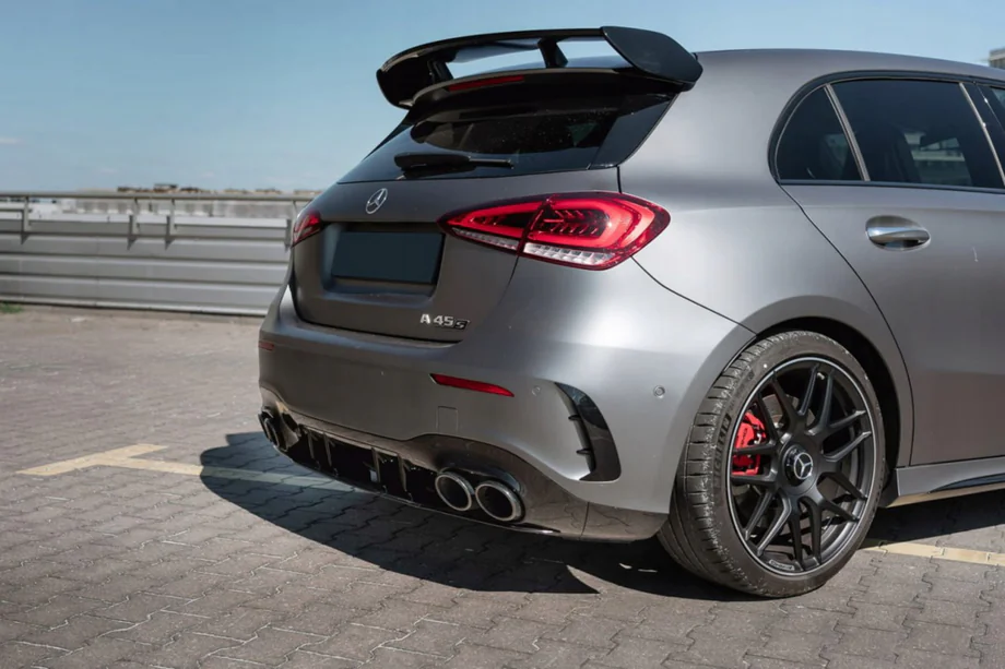 Mercedes A-class W177 2018– Aizmugurējais difuzors ar izpūtēja uzgaļiem (Dizains A45 HB) Foto 1
