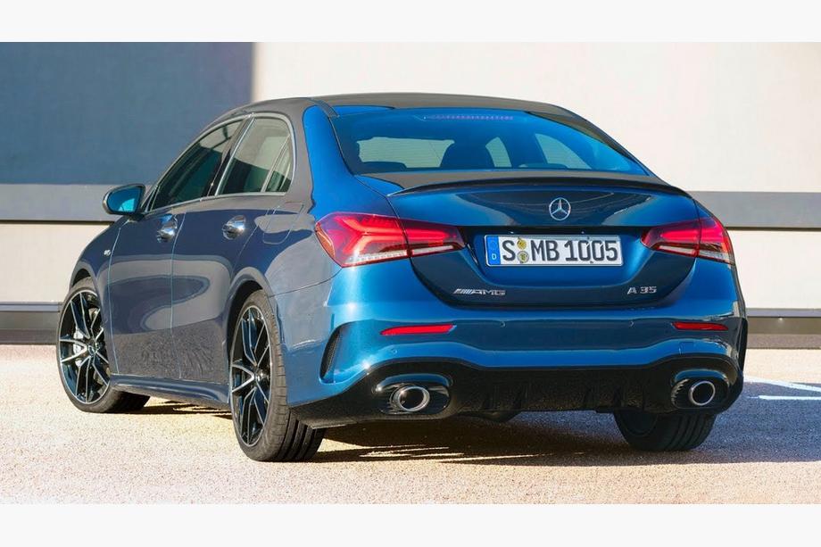 Mercedes A-class W177 2018– Aizmugurējais difuzors ar izpūtēja uzgaļiem (Dizains A35 SD) Foto 1